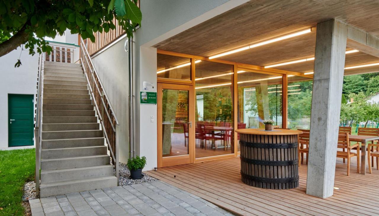 Ferienwohnung Am Weingut Eisenbock Strass  エクステリア 写真